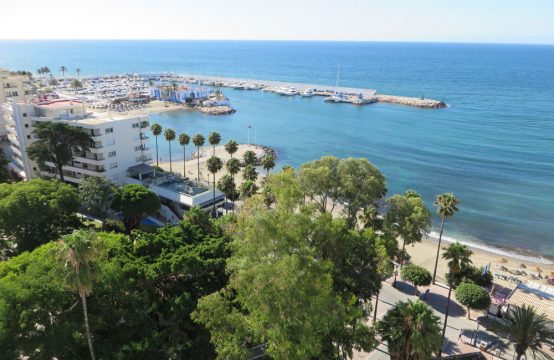 DUPLEX  A LA VENTA EN PRIMERA LINEA DE PLAYA- MARBELLA
