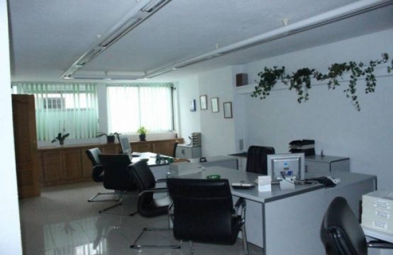 Oficina en venta totalmente reformada en el centro de Marbella